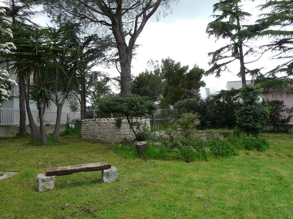 B&B Villa Garden Bisceglie Eksteriør bilde